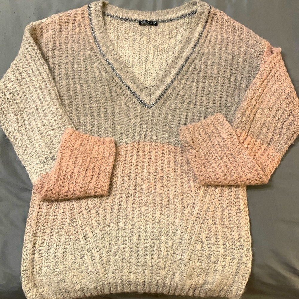 NWOT Venus Ombre Gray & Pink V-Neck Multicolored Chunky Knit Sweater Size Small